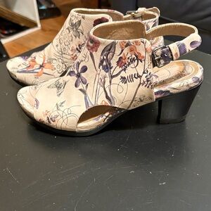 Bussola Floral Print Heeled Sandals - Cream and Purple